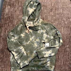 AMPERSAND AVE Green and Cream Tie-Dye Hoodie